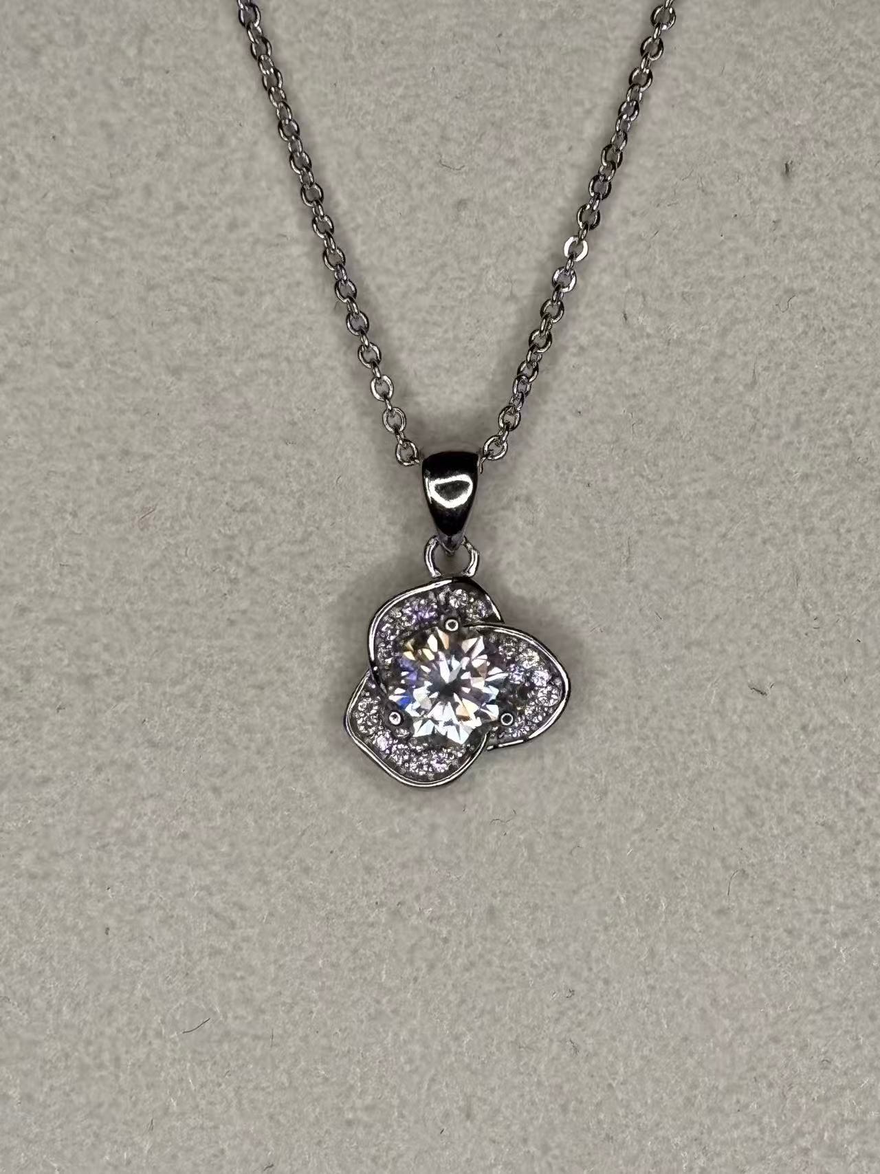 XL68 1.5CT Sterling Silver S925 Moissanite Diamond