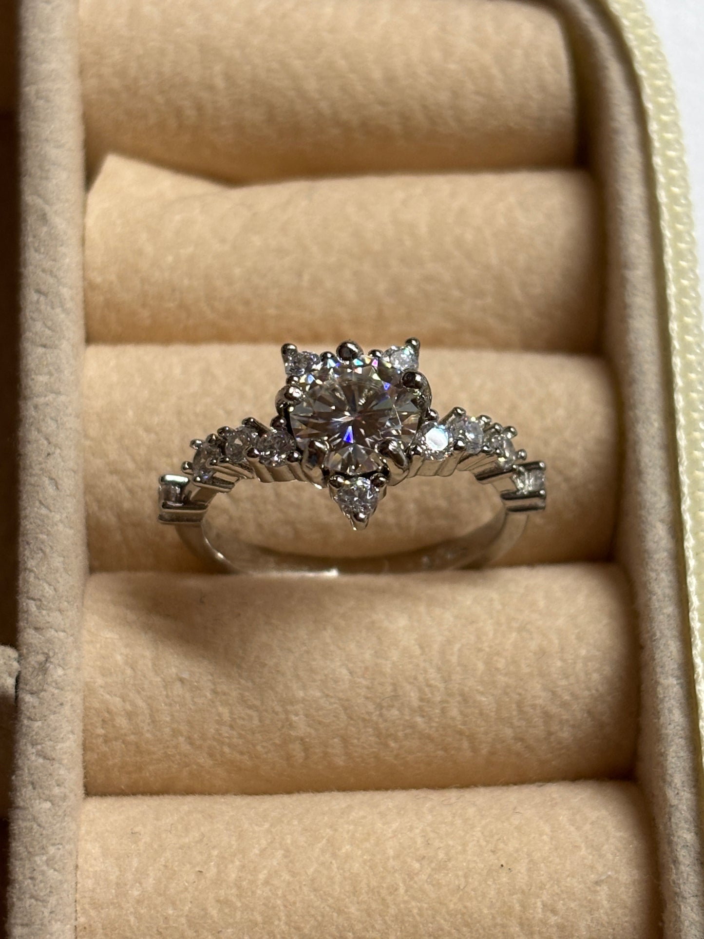 ER03 1CT Sterling Silver S925 Moissanite Diamond Rings