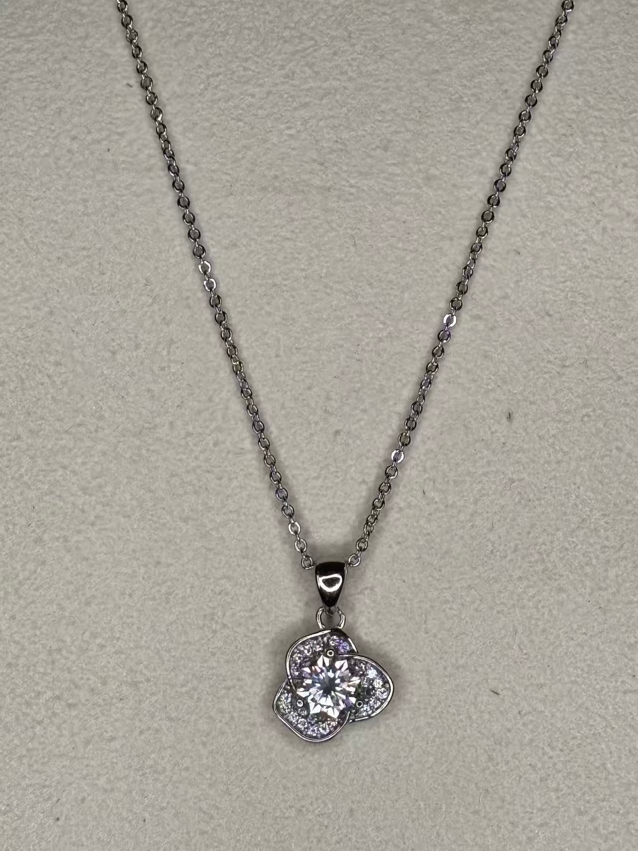 XL68 1.5CT Sterling Silver S925 Moissanite Diamond