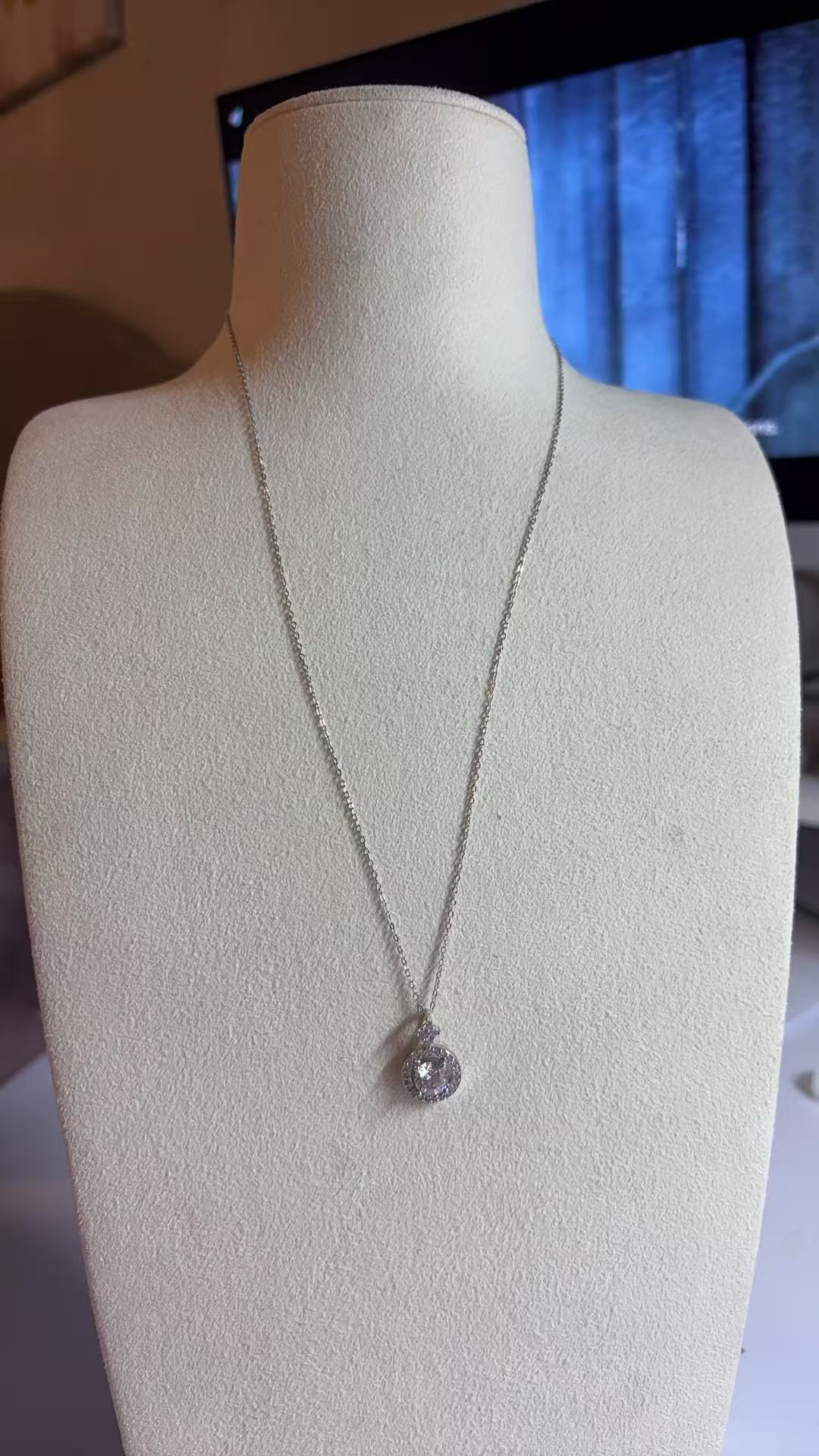 XL68 1.5CT Sterling Silver S925 Moissanite Diamond